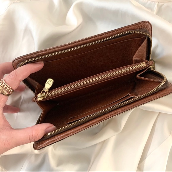 SOLD Louis Vuitton Monogram Zippy Wallet - Picture 5 of 8